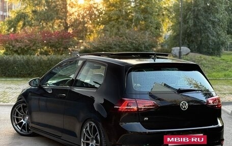 Volkswagen Golf R VII, 2016 год, 3 800 000 рублей, 28 фотография