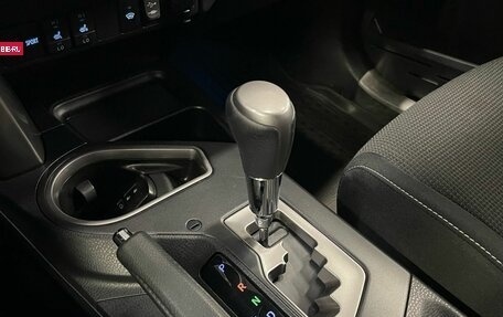 Toyota RAV4, 2018 год, 2 290 000 рублей, 19 фотография