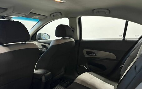 Chevrolet Cruze II, 2011 год, 899 900 рублей, 10 фотография