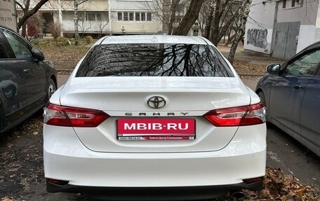 Toyota Camry, 2019 год, 2 700 000 рублей, 3 фотография