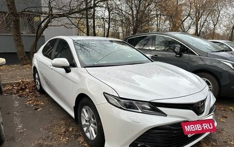 Toyota Camry, 2019 год, 2 700 000 рублей, 2 фотография