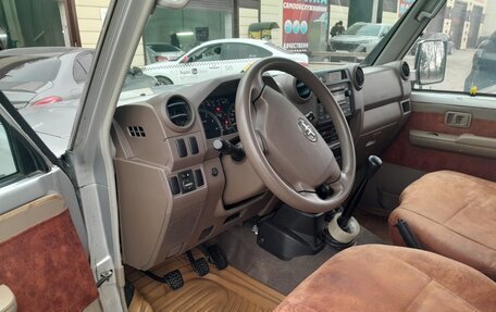 Toyota Land Cruiser 70, 2012 год, 5 900 000 рублей, 5 фотография