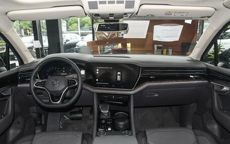 Volkswagen Touareg III, 2025 год, 8 258 000 рублей, 10 фотография