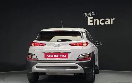 Hyundai Kona I, 2021 год, 1 750 005 рублей, 4 фотография