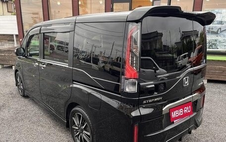 Honda Stepwgn IV, 2016 год, 1 650 000 рублей, 3 фотография