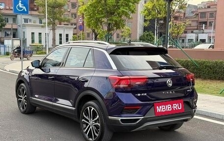 Volkswagen T-Roc I, 2022 год, 1 590 000 рублей, 5 фотография