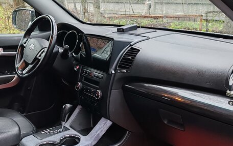 KIA Sorento II рестайлинг, 2010 год, 1 250 000 рублей, 18 фотография