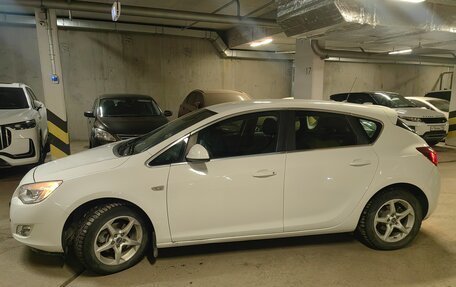 Opel Astra J, 2011 год, 800 000 рублей, 2 фотография