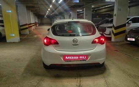 Opel Astra J, 2011 год, 800 000 рублей, 3 фотография