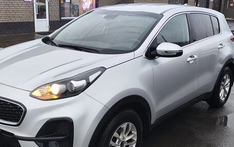 KIA Sportage IV рестайлинг, 2018 год, 2 000 000 рублей, 9 фотография