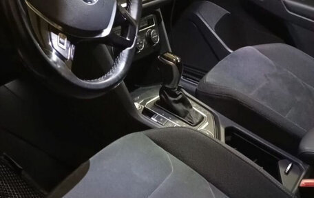 Volkswagen Tiguan II, 2018 год, 2 600 000 рублей, 7 фотография