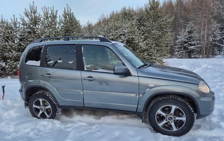 Chevrolet Niva I рестайлинг, 2012 год, 570 000 рублей, 3 фотография