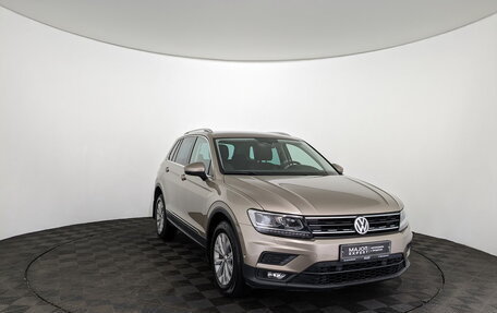 Volkswagen Tiguan II, 2018 год, 2 650 000 рублей, 1 фотография