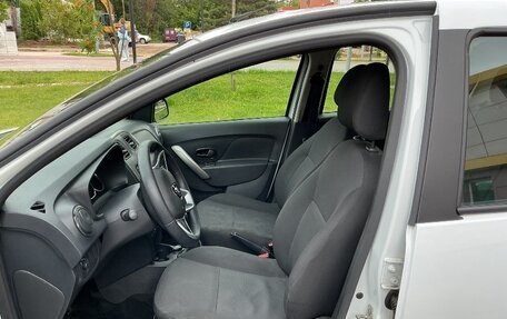 Renault Logan II, 2019 год, 1 090 000 рублей, 4 фотография