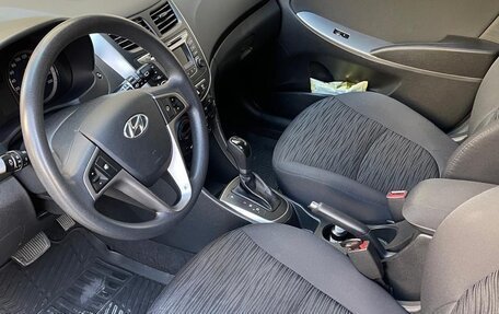 Hyundai Solaris II рестайлинг, 2015 год, 1 000 000 рублей, 6 фотография