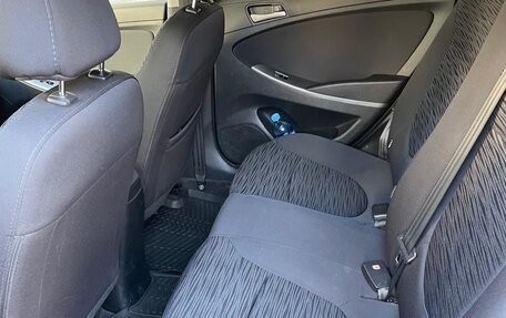 Hyundai Solaris II рестайлинг, 2015 год, 1 000 000 рублей, 7 фотография