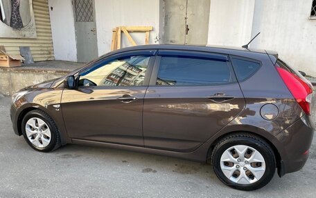 Hyundai Solaris II рестайлинг, 2015 год, 1 000 000 рублей, 8 фотография