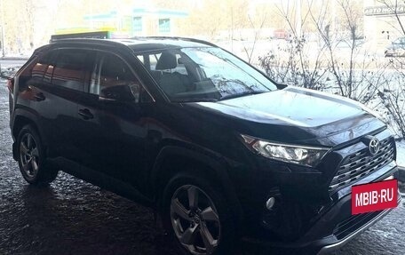 Toyota RAV4, 2020 год, 3 300 000 рублей, 8 фотография