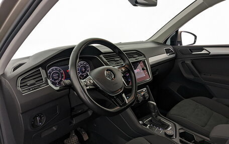 Volkswagen Tiguan II, 2018 год, 2 650 000 рублей, 6 фотография