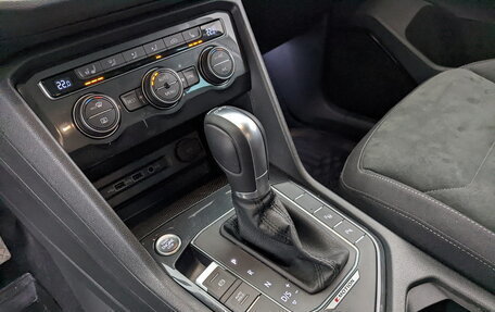 Volkswagen Tiguan II, 2018 год, 2 650 000 рублей, 28 фотография