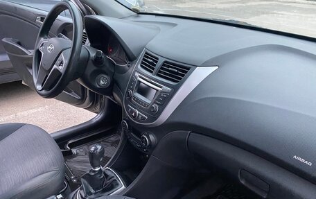 Hyundai Solaris II рестайлинг, 2016 год, 809 999 рублей, 21 фотография