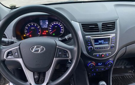 Hyundai Solaris II рестайлинг, 2016 год, 809 999 рублей, 24 фотография