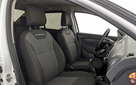 Renault Logan II, 2019 год, 1 120 000 рублей, 23 фотография