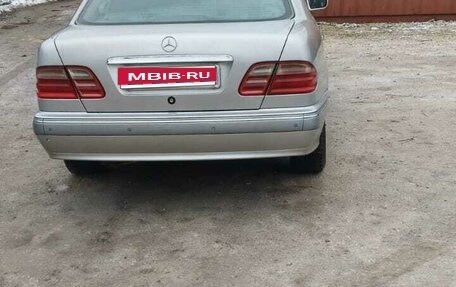 Mercedes-Benz E-Класс, 2001 год, 370 000 рублей, 1 фотография