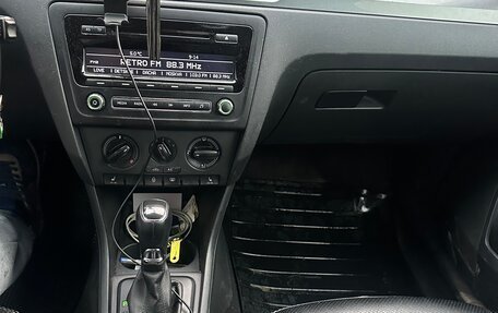 Skoda Rapid I, 2013 год, 800 000 рублей, 17 фотография