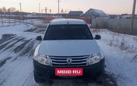 Renault Duster I рестайлинг, 2013 год, 775 000 рублей, 2 фотография