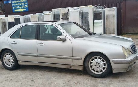 Mercedes-Benz E-Класс, 2001 год, 370 000 рублей, 2 фотография