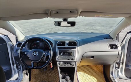 Volkswagen Polo VI (EU Market), 2016 год, 950 000 рублей, 2 фотография