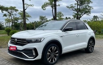 Volkswagen T-Roc I, 2022 год, 1 460 000 рублей, 1 фотография