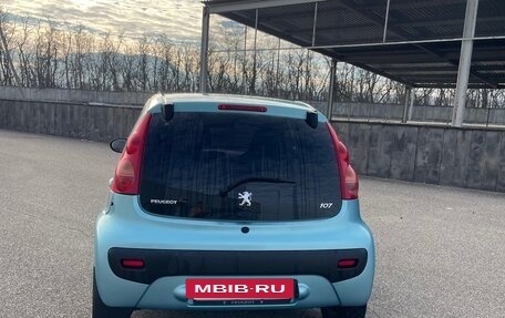 Peugeot 107 I рестайлинг, 2010 год, 550 000 рублей, 2 фотография