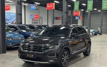 Volkswagen T-Roc I, 2022 год, 1 390 000 рублей, 1 фотография