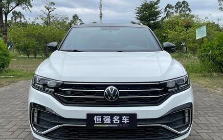 Volkswagen T-Roc I, 2022 год, 1 460 000 рублей, 2 фотография