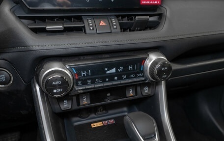 Toyota RAV4, 2025 год, 4 300 000 рублей, 21 фотография