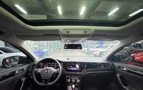 Volkswagen T-Roc I, 2022 год, 1 390 000 рублей, 8 фотография