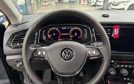 Volkswagen T-Roc I, 2022 год, 1 390 000 рублей, 9 фотография