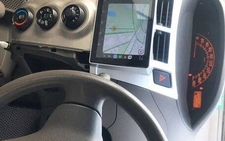 Toyota Vitz, 2010 год, 550 000 рублей, 8 фотография