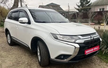 Mitsubishi Outlander III рестайлинг 3, 2016 год, 1 750 000 рублей, 5 фотография