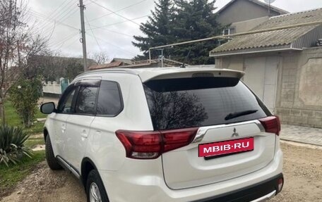 Mitsubishi Outlander III рестайлинг 3, 2016 год, 1 750 000 рублей, 6 фотография