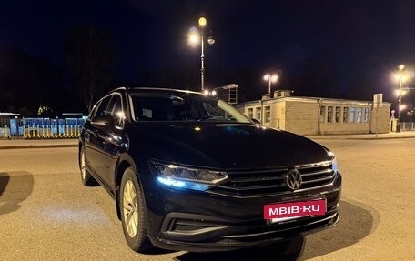 Volkswagen Passat B8 рестайлинг, 2019 год, 2 199 000 рублей, 2 фотография