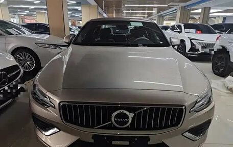 Volvo S60 III, 2024 год, 4 222 155 рублей, 2 фотография