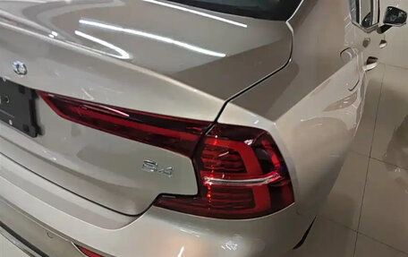 Volvo S60 III, 2024 год, 4 222 155 рублей, 10 фотография