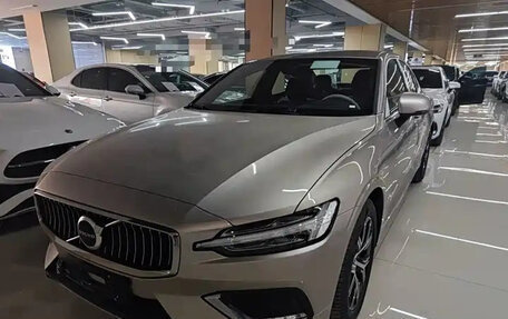 Volvo S60 III, 2024 год, 4 222 155 рублей, 3 фотография