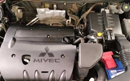 Mitsubishi Outlander III рестайлинг 3, 2014 год, 969 000 рублей, 14 фотография