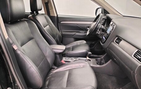Mitsubishi Outlander III рестайлинг 3, 2014 год, 969 000 рублей, 11 фотография