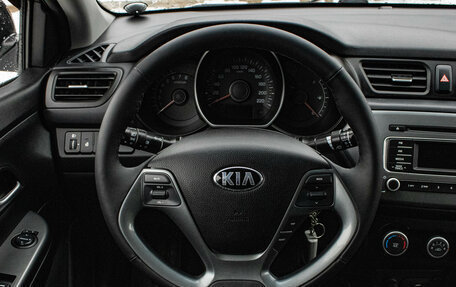 KIA Rio III рестайлинг, 2016 год, 999 000 рублей, 6 фотография