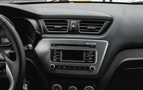 KIA Rio III рестайлинг, 2016 год, 999 000 рублей, 7 фотография